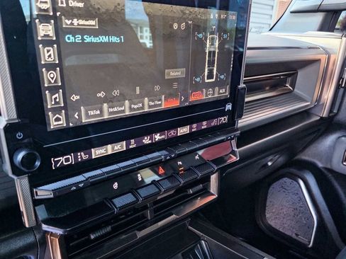 Used 2025 GMC Hummer EV 3X image 15