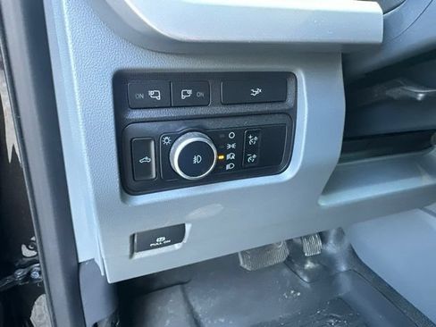 Used 2024 Ford F250 XLT w/ XLT Premium Package AWD/4WD image 8