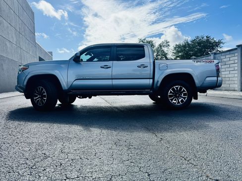 Used 2020 Toyota Tacoma TRD Sport w/ TRD Premium Sport Package AWD/4WD image 2