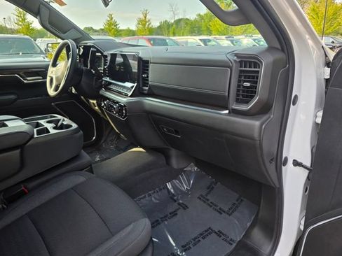 Used 2024 Chevrolet Silverado 1500 LT AWD/4WD image 10