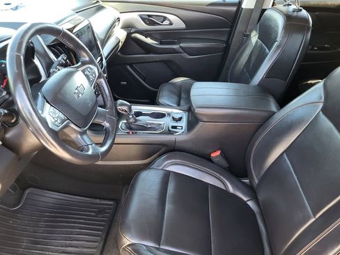 Used 2021 Chevrolet Traverse RS FWD image 18