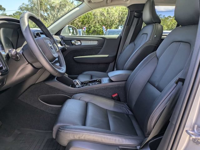 Certified 2024 Volvo XC40 B5 Plus w/ Protection Package Premier AWD/4WD image 25