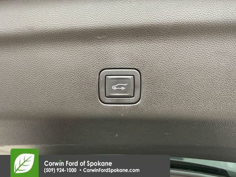 Used 2024 Chevrolet Tahoe Z71 w/ Luxury Package image 22