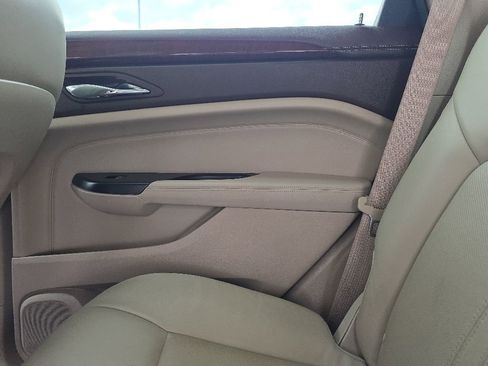 Used 2016 Cadillac SRX Luxury w/ Driver Awareness Package FWD image 11