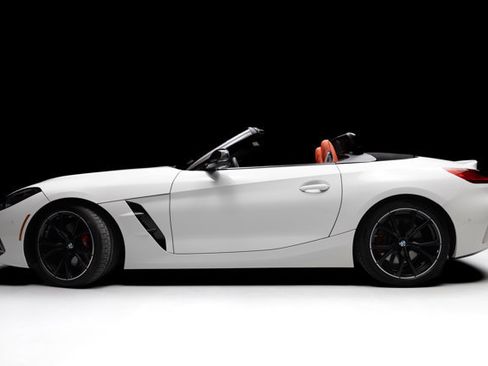 Used 2025 BMW Z4 M40i w/ Edition image 23