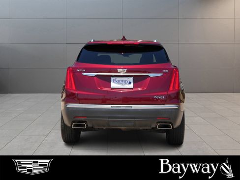 Used 2018 Cadillac XT5 Luxury w/ Driver Awareness Package FWD image 7