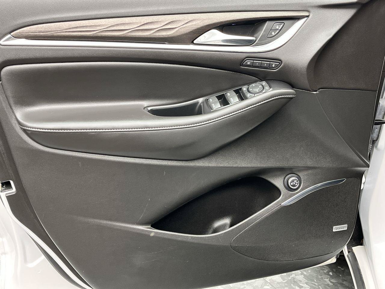 Certified 2023 Buick Enclave Avenir w/ Avenir Technology Package AWD/4WD image 8