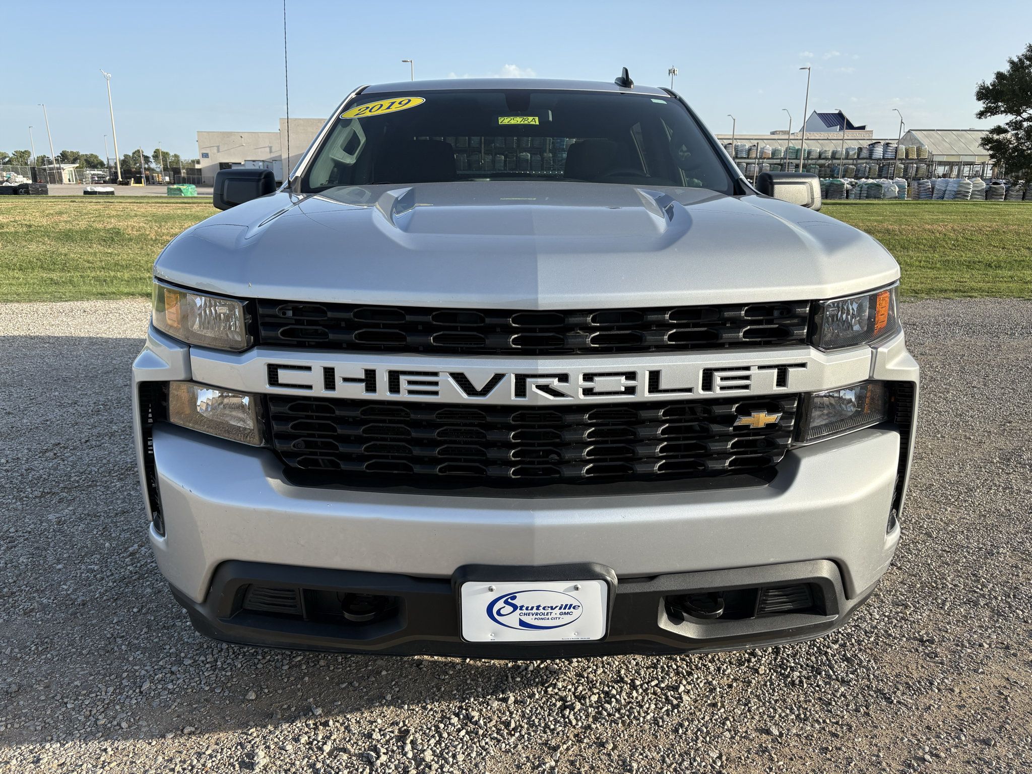 Used 2019 Chevrolet Silverado 1500 Custom w/ Custom Value Package RWD image 2