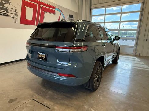 New 2026 Jeep Grand Cherokee Limited AWD/4WD image 4