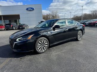 Used 2024 Nissan Altima 2.5 SV video 1