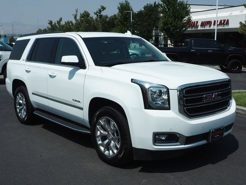 Used 2017 GMC Yukon SLT w/ HD Trailering Package AWD/4WD image 9