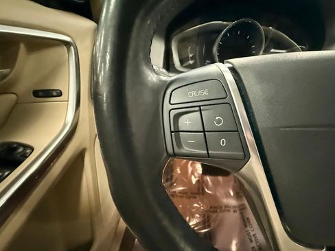 Used 2015 Volvo XC60 T5 Premier image 20