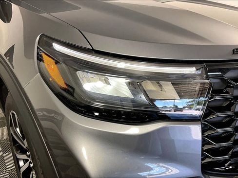 Used 2025 Ford Explorer ST-Line RWD image 26