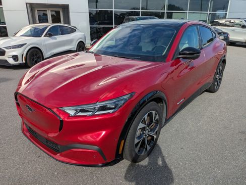 Used 2021 Ford Mustang Mach-E Premium image 7