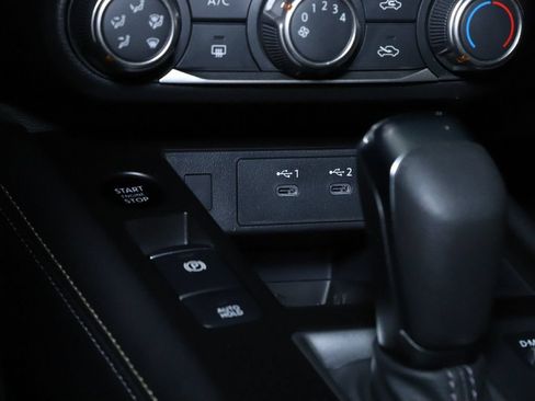 Certified 2025 Nissan Kicks SV AWD/4WD image 29