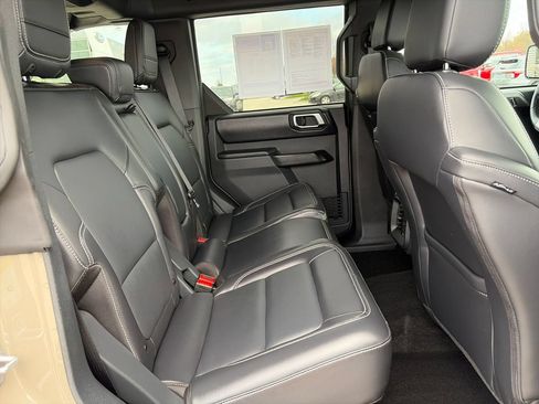 Used 2025 Ford Bronco Outer Banks AWD/4WD image 34
