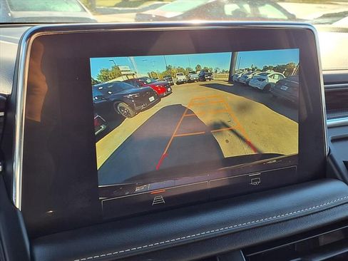 Used 2024 GMC Yukon SLT image 5