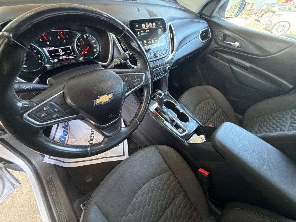 Used 2018 Chevrolet Equinox LT w/ Sun & Infotainment Package FWD image 21