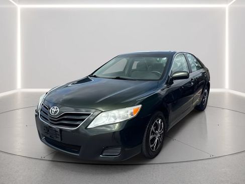 Used 2010 Toyota Camry LE FWD image 6