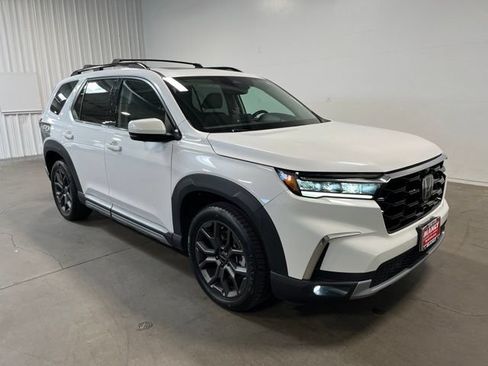 Used 2023 Honda Pilot Elite image 1