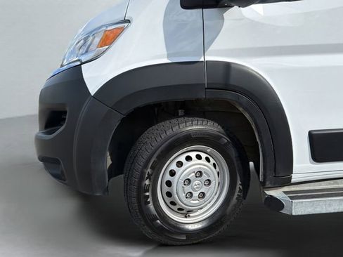 Used 2025 RAM ProMaster 2500 w/ U-Haul Equipment Group FWD image 32