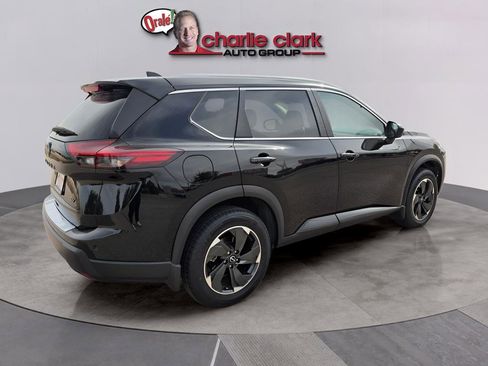 Used 2024 Nissan Rogue SV w/ SV Premium Package FWD image 6