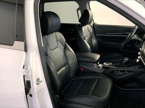 Certified 2025 Kia Telluride S FWD image 7