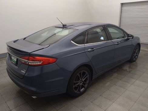 Used 2018 Ford Fusion SE w/ Equipment Group 201A FWD image 9