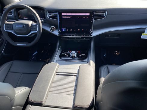 New 2025 Jeep Wagoneer Series II image 7