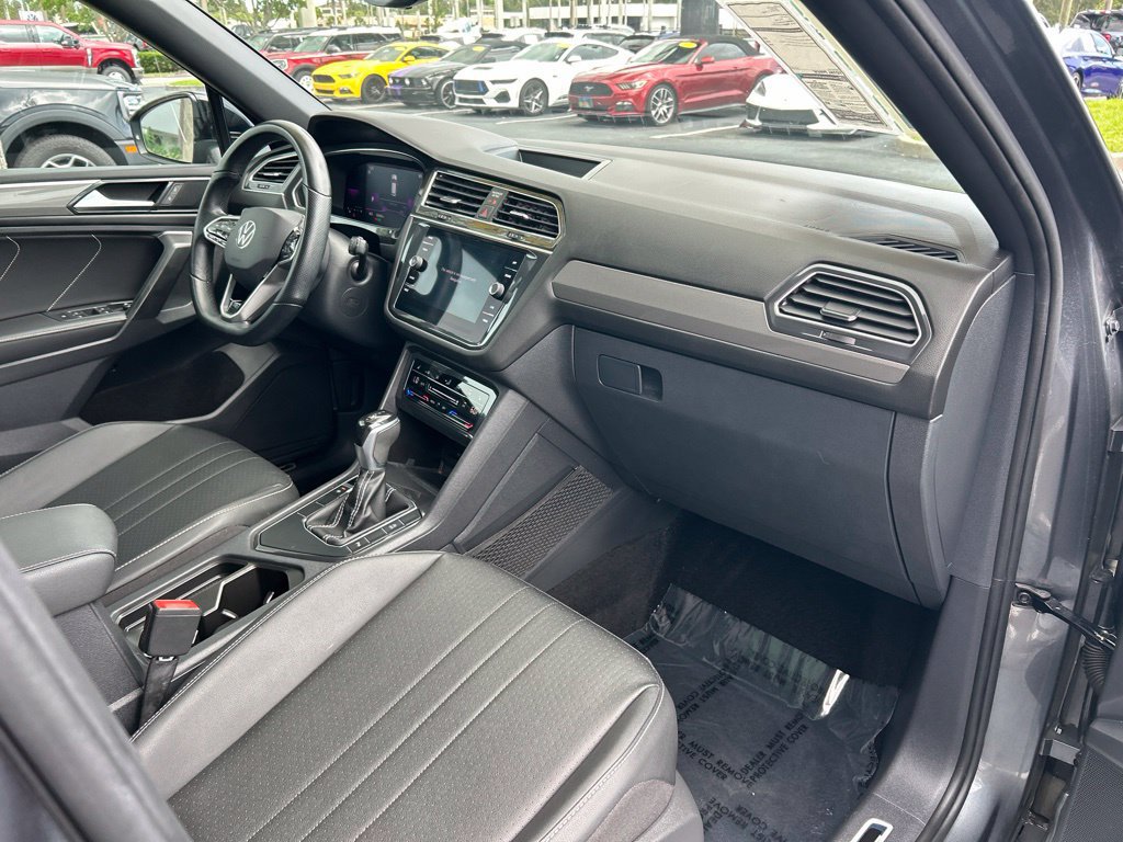 Used 2023 Volkswagen Tiguan SE R-Line FWD image 43