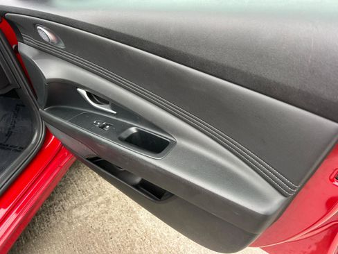 Used 2023 Hyundai Elantra SEL w/ Convenience Package image 14