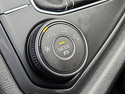 Used 2023 Volkswagen Tiguan SEL R-Line image 26