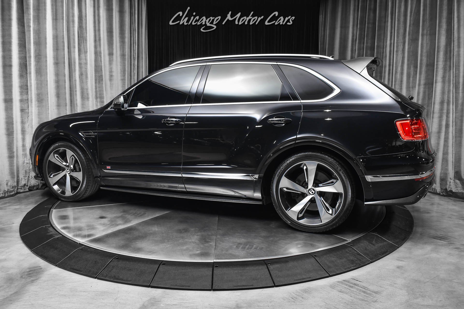 Used 2017 Bentley Bentayga AWD/4WD image 3