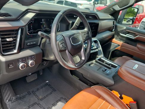 Used 2024 GMC Sierra 3500 Denali Ultimate AWD/4WD image 21