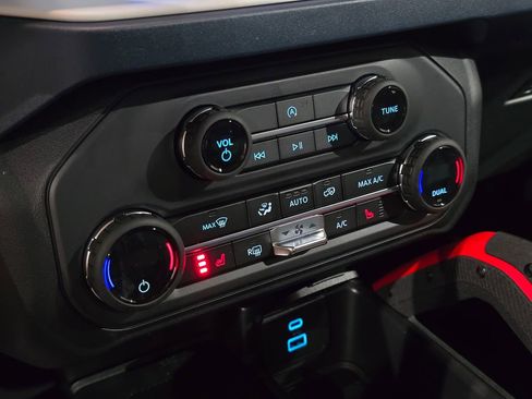 New 2025 Ford Bronco Heritage Edition image 25