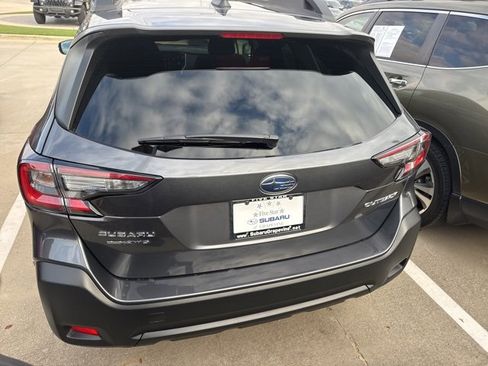 Certified 2025 Subaru Outback Premium image 6