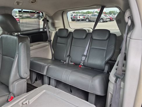 Used 2010 Volkswagen Routan SE FWD image 15
