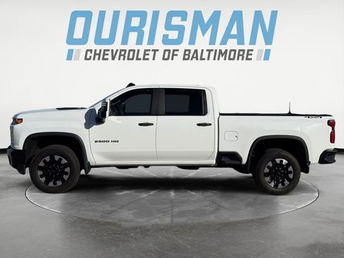 Used 2020 Chevrolet Silverado 2500 Custom w/ Custom Value Package image 3