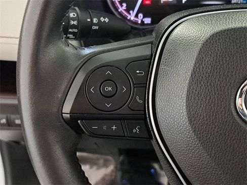 Used 2019 Toyota RAV4 Limited image 25