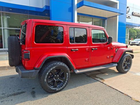 Used 2021 Jeep Wrangler Unlimited Sahara AWD/4WD image 6