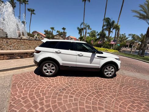 Used 2017 Land Rover Range Rover Evoque SE AWD/4WD image 42