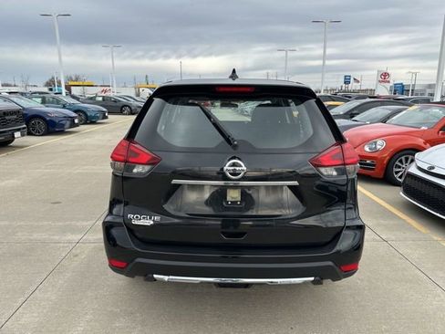 Used 2017 Nissan Rogue S image 6