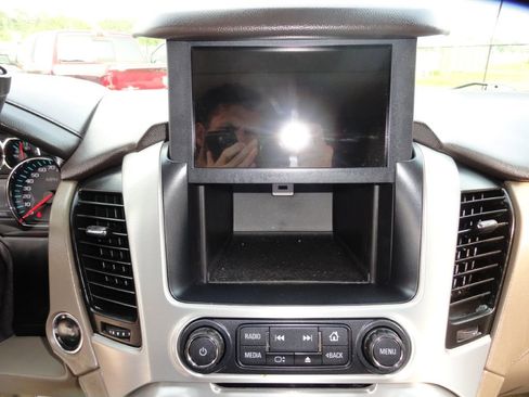 Used 2017 GMC Yukon SLT w/ Premium Edition RWD image 18
