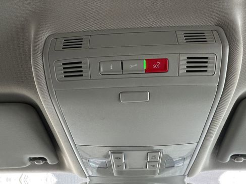 Used 2024 Volkswagen Taos SE image 18