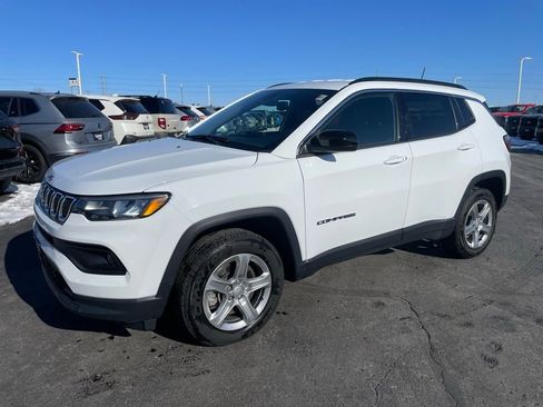 Used 2024 Jeep Compass Latitude image 6