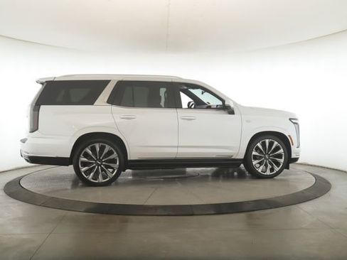 Used 2025 Cadillac Escalade Premium Luxury w/ Touring Package image 6