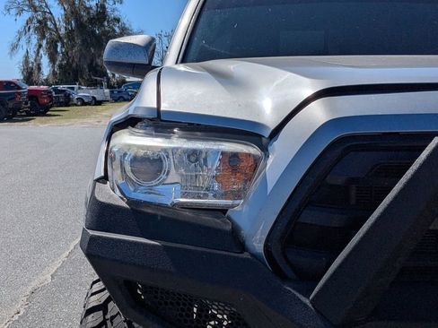 Used 2019 Toyota Tacoma SR w/ SR Convenience Package image 8