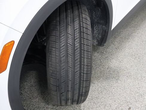 Used 2022 Volkswagen ID.4 Pro image 4