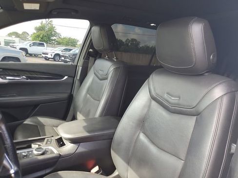 Used 2021 Cadillac XT6 Premium Luxury FWD image 16