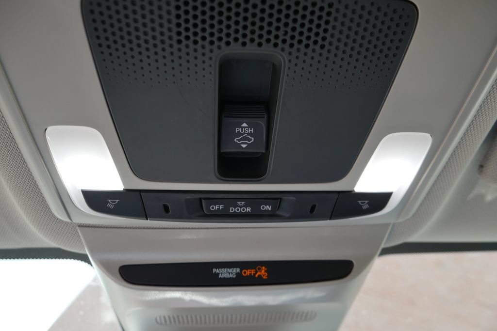Used 2025 Honda HR-V EX-L image 16